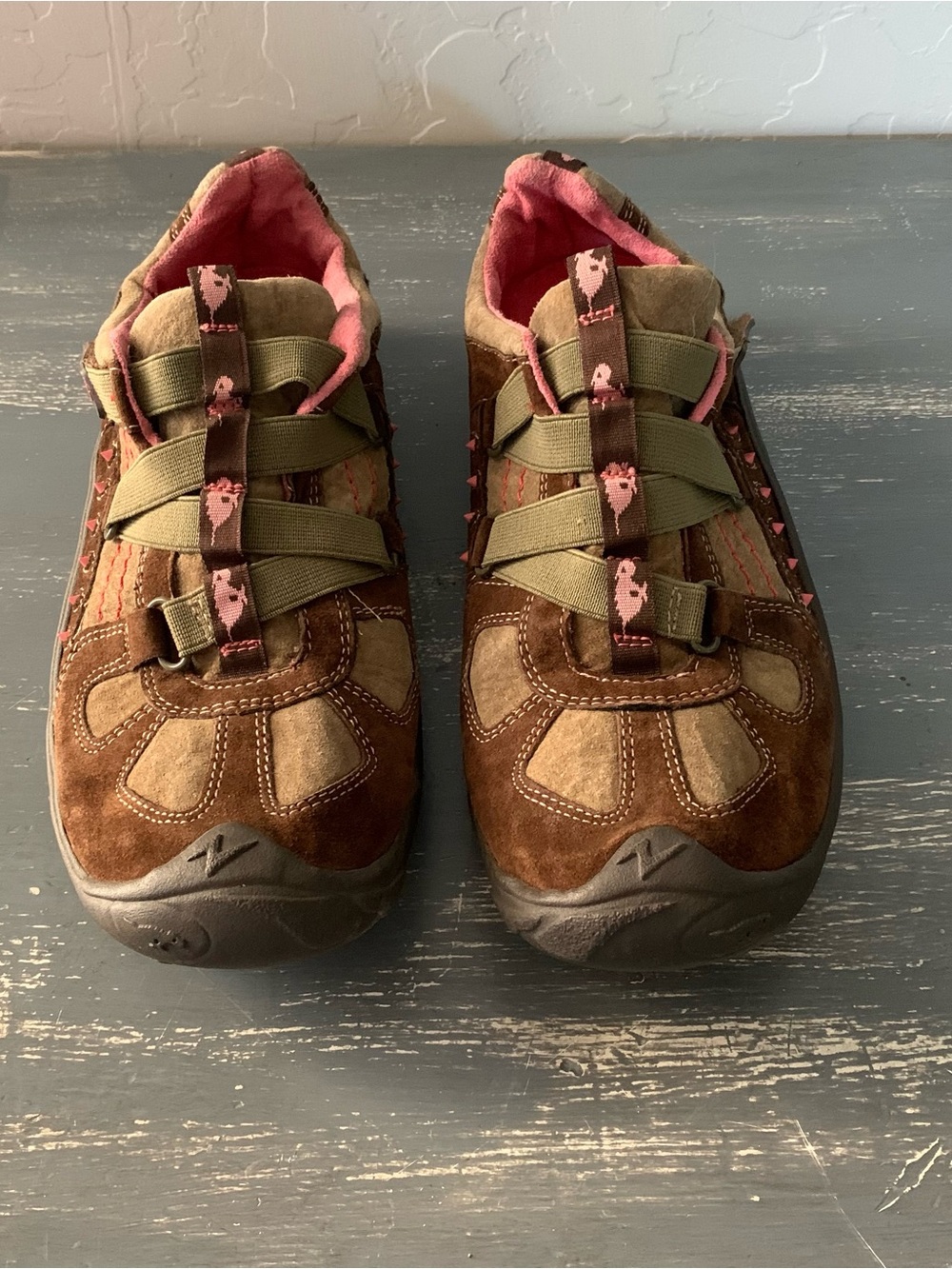 Rocket Dog Brown and Pink Women's Sneakers size 8.5